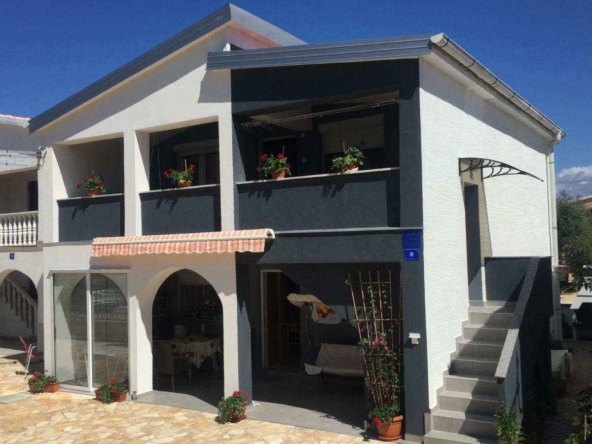 Apartment Roko Vir Bagian luar foto
