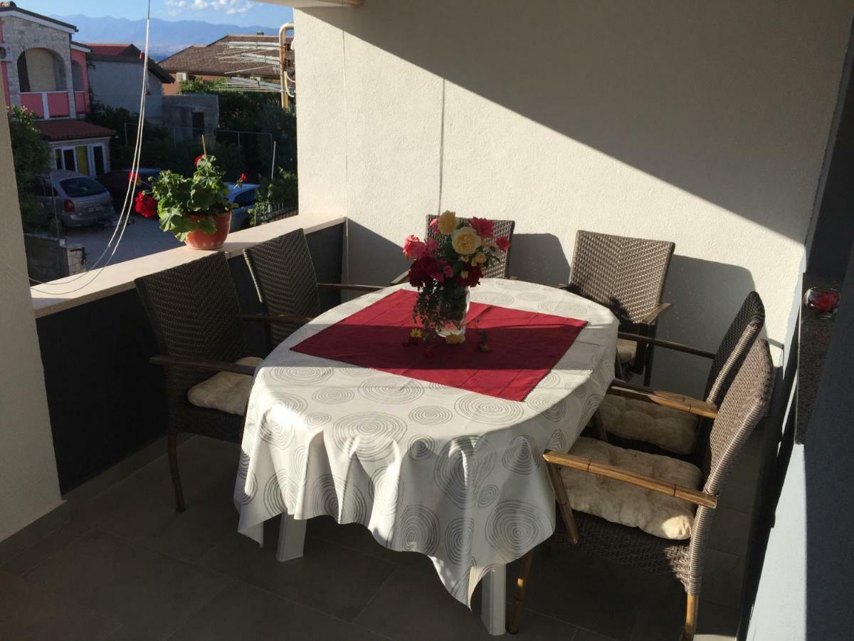 Apartment Roko Vir Bagian luar foto