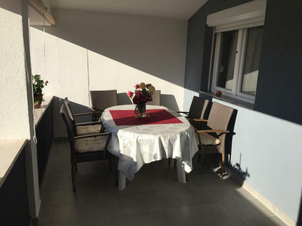 Apartment Roko Vir Bagian luar foto