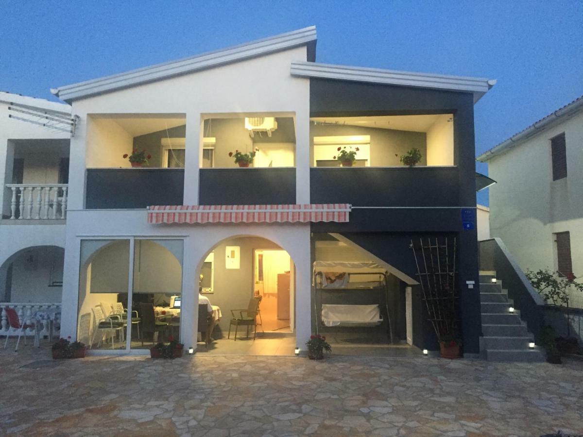 Apartment Roko Vir Bagian luar foto