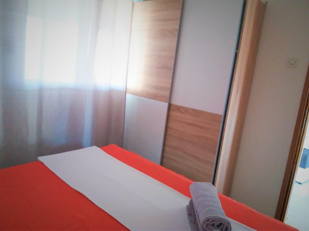 Apartment Roko Vir Bagian luar foto